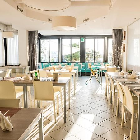 Hotel Rudy Червия Екстериор снимка