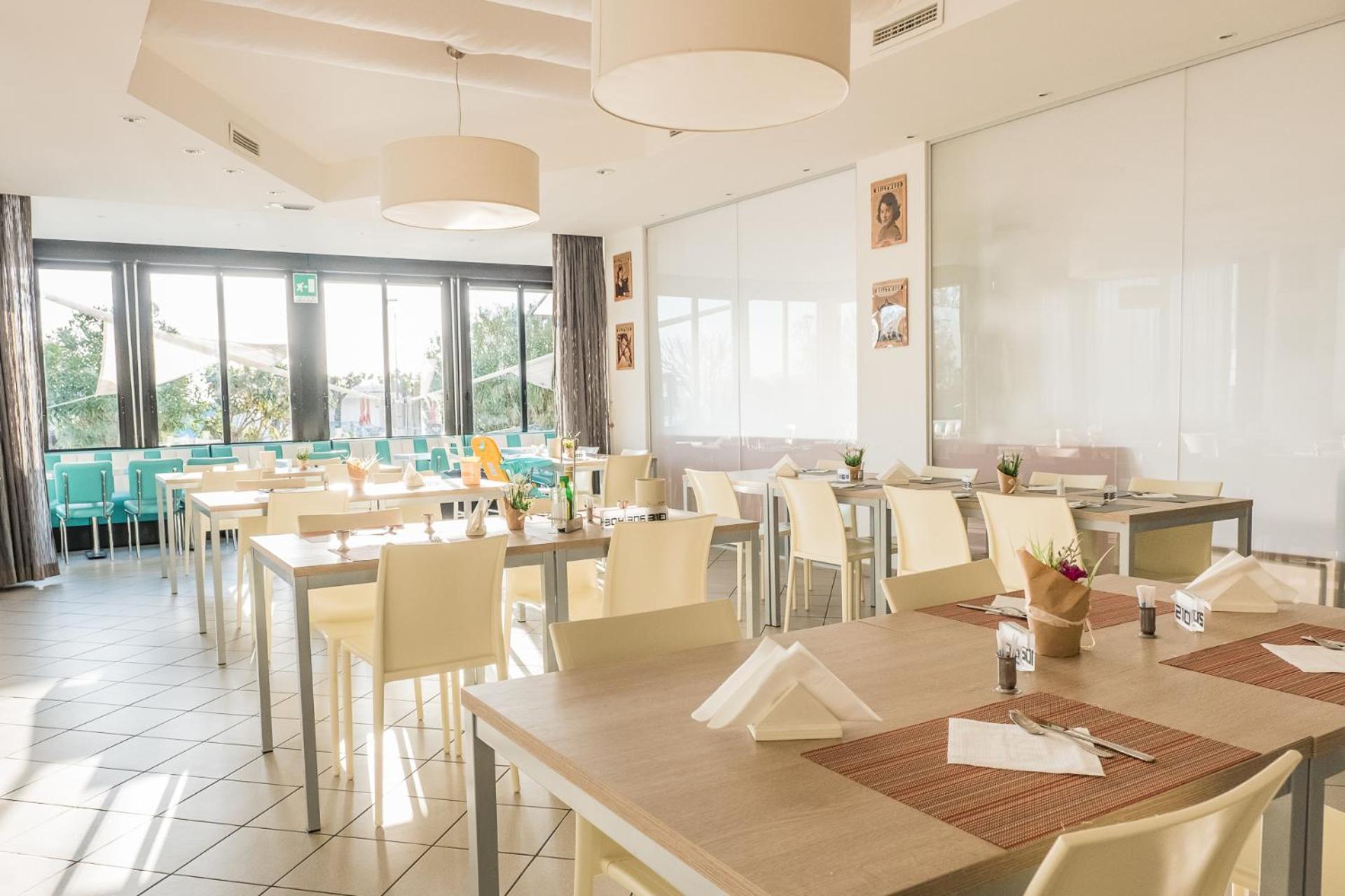Hotel Rudy Червия Екстериор снимка
