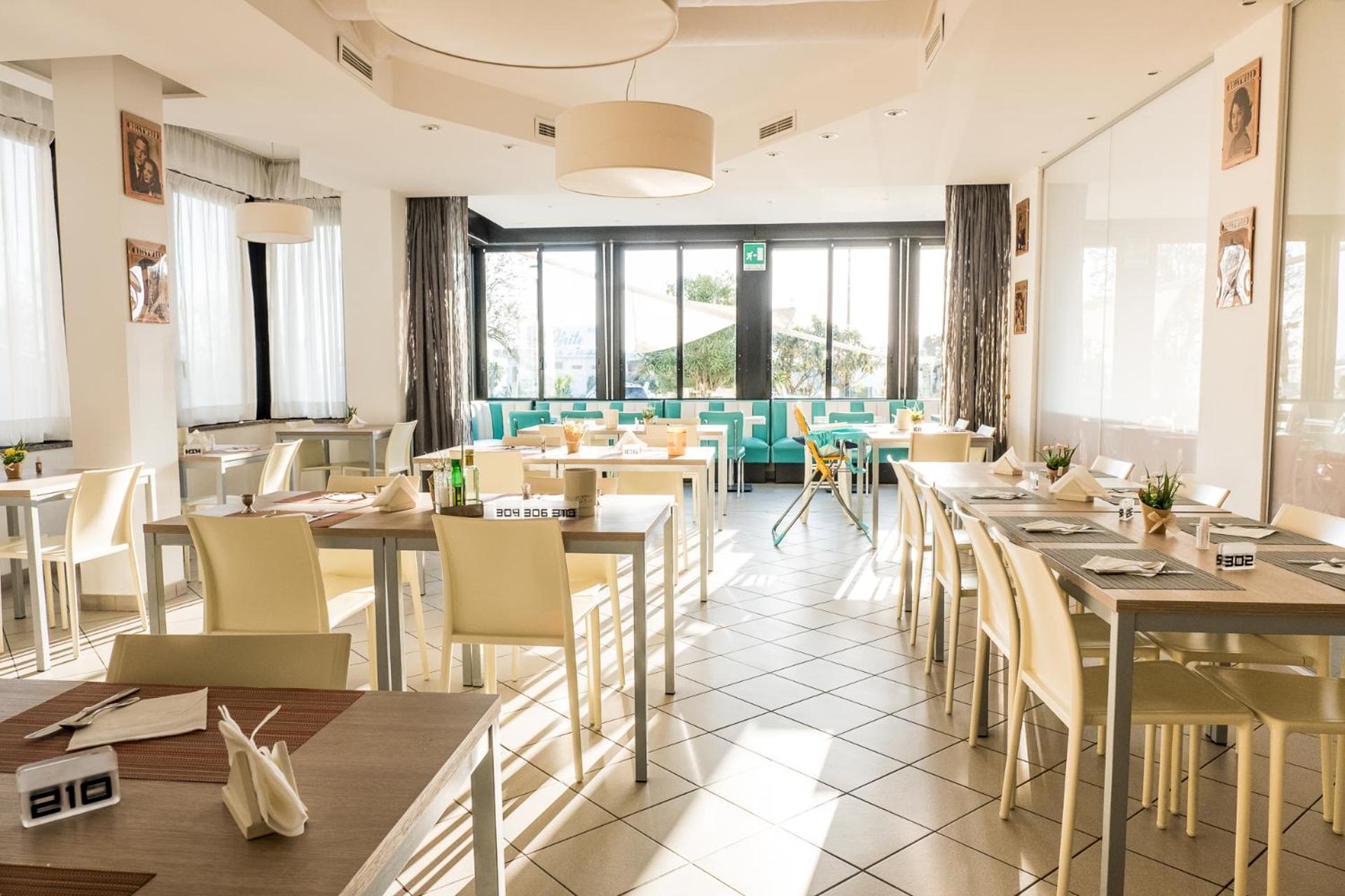 Hotel Rudy Червия Екстериор снимка