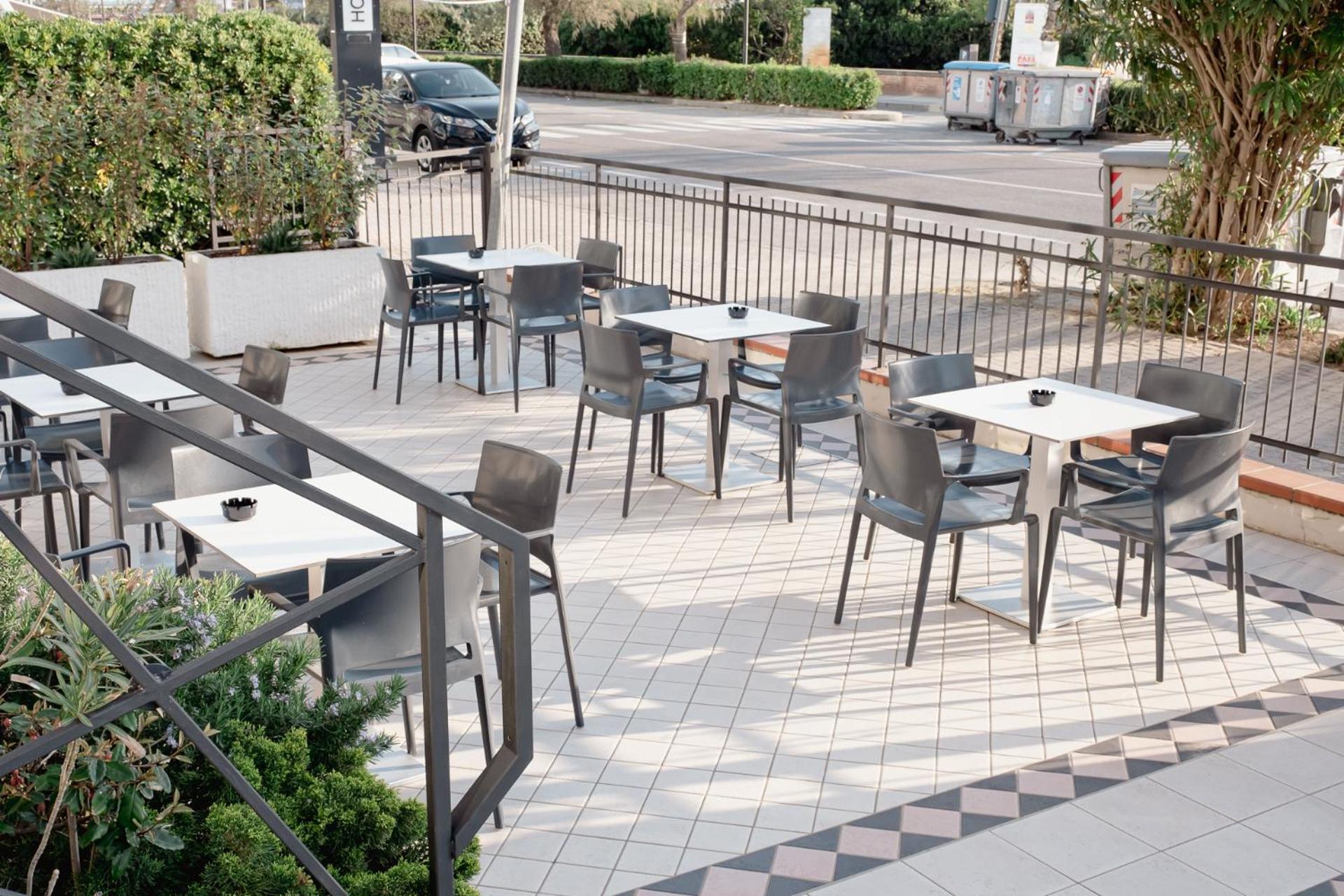 Hotel Rudy Червия Екстериор снимка